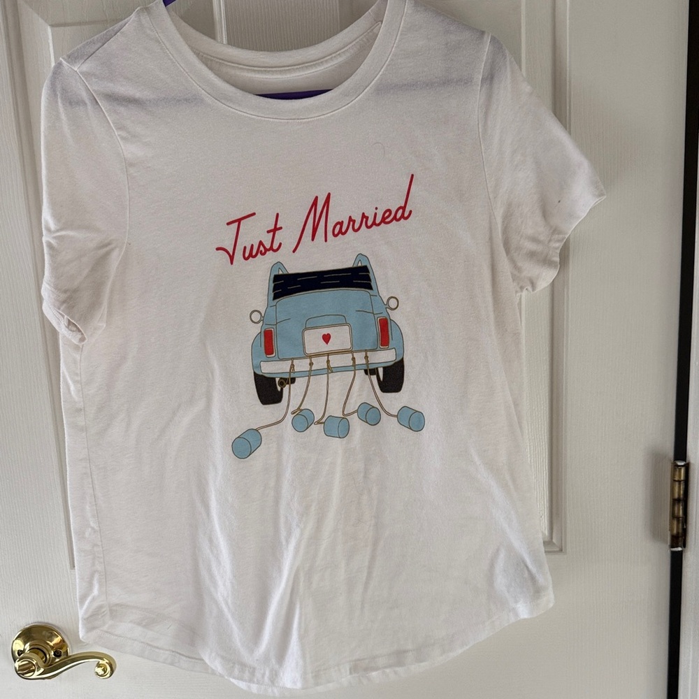 Old Navy White 'Just Married' Kids T-Shirt - Picture 2 of 5